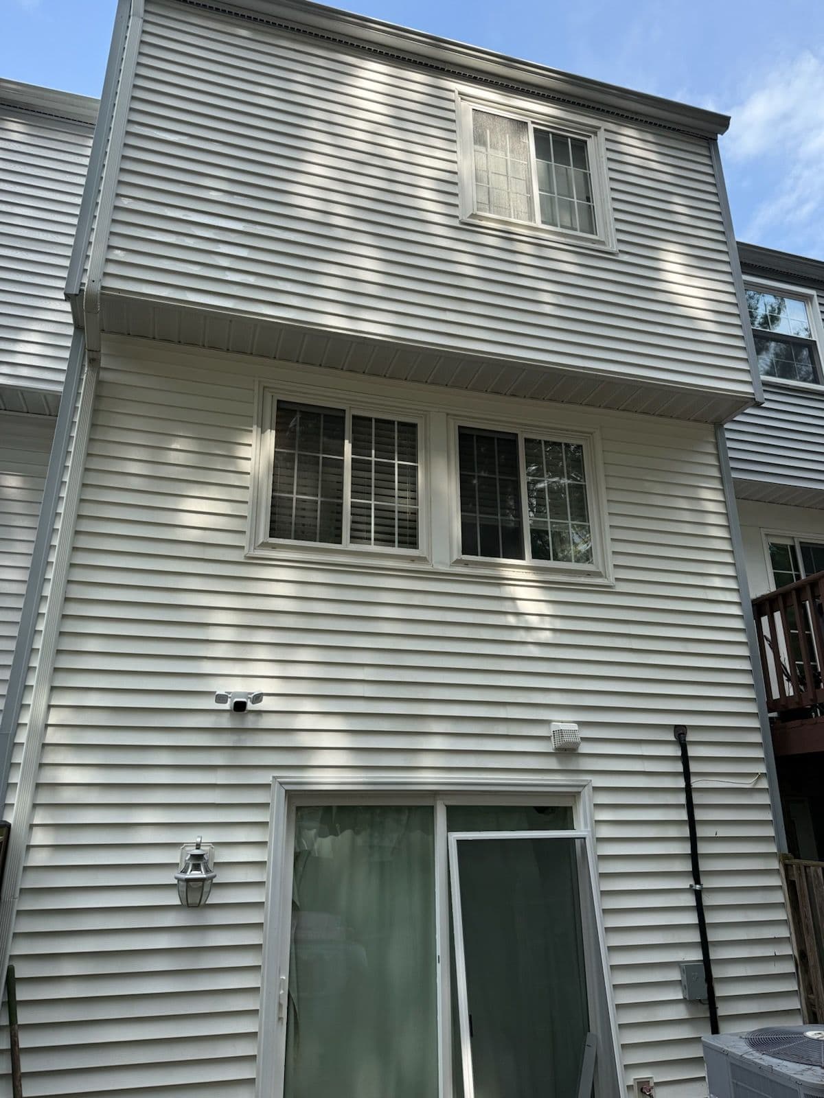 Gallery photos for Townhouse Soft Washing Brings New Shine: Image #1