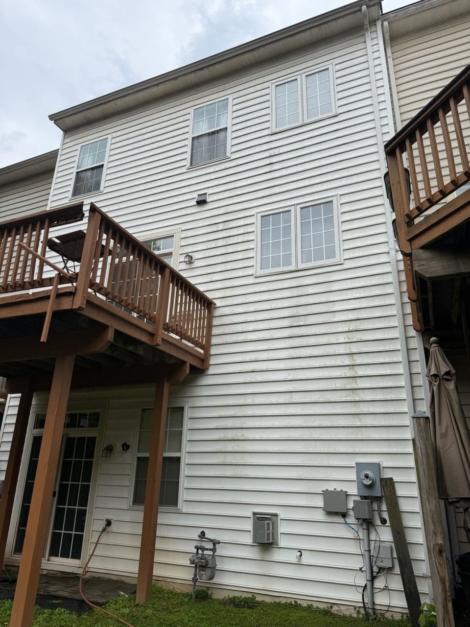 Townhome Vinyl Siding Cleaning image