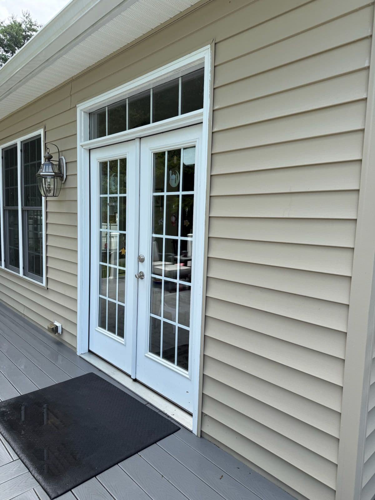 Gallery photos for Springfield Soft Wash Transforms Home Exterior: Image #1